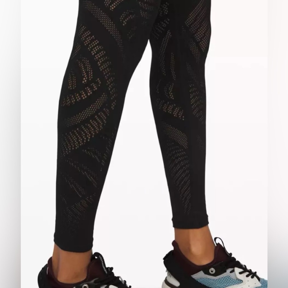NWT Size 6 Rare Sexy Black Lululemon Reveal 26” Aurora Tight
